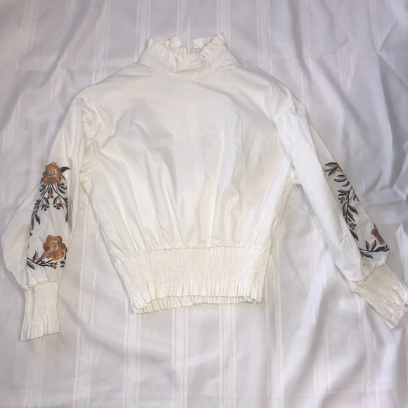 haute rogue Tops - Beautiful Haute Rouge Top!!! 😍😍